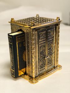islamische Religiöse Deko mit Koran und Motiven von KABA; MESCID NEBEVI; KUBBETUS-SHARA