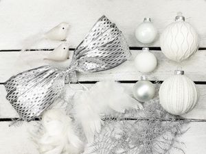 Set Weihnachtskugeln 90 Stück in Luxusbox SCHNEEKÖNIGIN für Weihnachtsbäume 120-210 cm