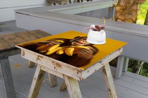 Wallario selbstklebende Möbelfolie/ Tischdecke für Innen und Außen, Größe: 100 x 100 cm - Glücklicher Bananenfan