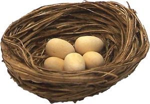 Nest mit 5 St. Eier aus Holz. Krippenzubehör. 3 cm. Für Weihnachtskrippe.