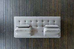 KAWOLA Sofa Daybed Stoff mit o. ohne Hocker versch. Farben WIOLO Stoff hellgrau,  ohne Hocker