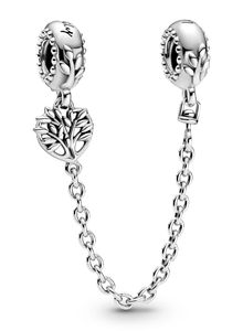 Pandora 799293C00-05 Stříbrný bezpečnostní náhrdelník Srdce s rodokmenem