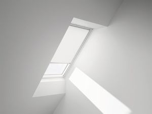 VELUX Sichtschutzrollo weiß uni manuell Rahmen aluminium RFL Y85 1028S