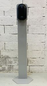 Spendersäule aus Stahl Grau + automatischen Seifenspender in Weiss oder Schwarz für Seife oder Desinfektionsgel, Farbe:Schwarz