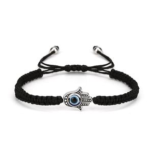 Makramee-Armband mit schützender Hamsa-Hand