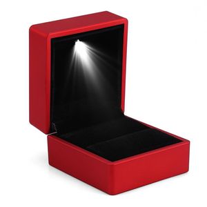 Edles Ring-Etui Ring-Schatulle Ringbox Schmucketui Schmuckschachtel Ringschachtel beleuchtet  rot-schwarz