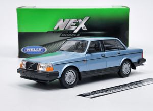 Volvo 240 GL - metaliczno-jasnoniebieski WELLY 1:24