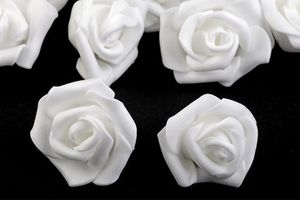 Dekoratívna penová ruža Ø 3-4 cm