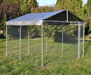 Psia búda so strechou 3x3x1,83m, uzamykateľné dvere, výbeh pre zvieratá so strechou odolnou voči UV žiareniu a vode