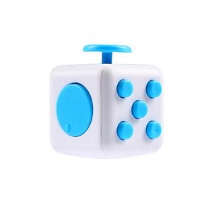 Anti Stess Würfel Stresswürfel 'Spielzeug' zum Stressaubbau bei Nervösität für alle Altersklassen （2 Stück） Ainiv Fidget Cube