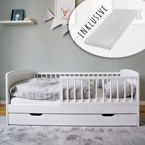Kinderbett 140x70 mit Lattenrost, Schublade und Raufallschutz Vollholz in weiß - 70 x 140 perfekte Größe nach Gitterbett Babybett mit Matratze