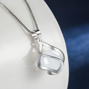 Halskette Oval Mondstein - mit Schmuckkästchen