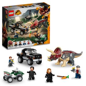 LEGO 76950 Jurassic World Triceratops-Angriff, Spielzeugauto mit Dinosaurier-Figur und 4 Minifiguren, Spielzeug für Kinder ab 7 Jahre