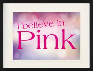 Audrey Hepburn Gerahmtes Poster Für Fans Und Sammler - I Believe In Pink (60 x 80 cm)