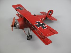 Der rote Baron Doppeldecker Handgefertigtes Modellflugzeug aus Blech