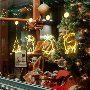 SALCAR 4er Set Weihnachtsdeko Dekoration Weihnachten Fensterdeko Hängend, Glocke, Weihnachtsmann, Weihnachtsbaum, Rentier mit Lichterkette LED