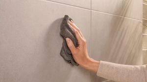 tesa WC-Bürstenhalter Wand Klobürstenhalter grau matt ohne Bohren - MOON GREY
