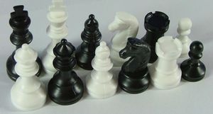 Schachfiguren weiss/schwarz KH 74 mm, Staunton Form, ohne Filzsockel