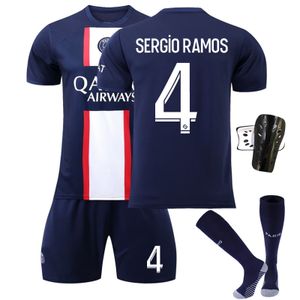 Paris home weiß gestreiftes Fußballtrikot Set Nr. 4 Ramos mit Stutzen und Schienbeinschützern Größe 28
