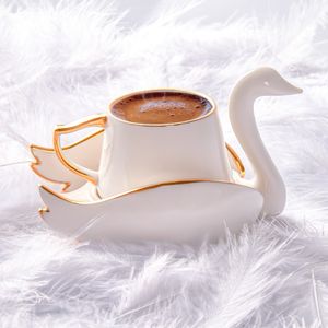 Karaca Swan Set mit 2 Kaffeetassen