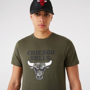 New Era Fan Shirt - UTILITY Chicago Bulls oliv - M