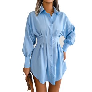 Mini-Hemdkleid, Polyesterfaser, plissiert, geraffte Taille, asymmetrisches Reverskragen-Button-Down-Kleid