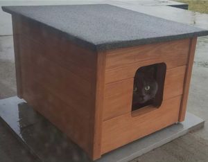 QLS Hunde- Katzenhaus aus Holz 54x40 cm Isoliert Teak Winterfest Montiert Außen 10978
