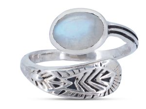 Ring NAGALU - größenverstellbar aus 925er Sterling Silber, Stein:Regenbogen Mondstein