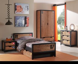 Sada Vipack Alex se skládá z nočního stolku, jednolůžka 90x200, zásuvky na postel, dvoudveřové skříně a komody