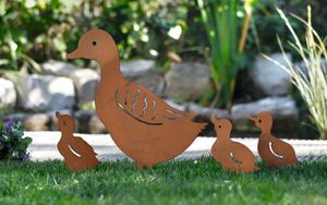 Gartenstecker "Entenfamilie" aus Metall in Rost Optik, Dekostecker Ente mit Küken, Gartendeko für Draußen