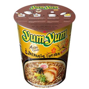 YumYum Instant Asian Nudelsuppe Cup mit Japanese Chicken Geschmack 70g