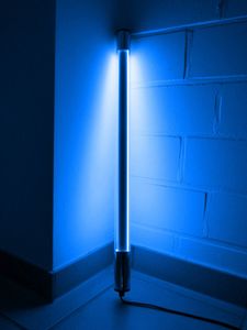 LED VISION Röhre matt 123cm schwarze Kappe blau -#5424
