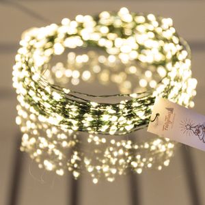 FairyTrees Micro LED Lichterkette für Weihnachtsbaum, FairyGlow 600 LEDs, Farbtemperatur 2700K (warmweiß), grüner Kupferdraht 30m (IP44), FG600