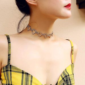 Heart Choker Halskette Silber Choker Halskette für Frauen und Mädchen aushöhlen