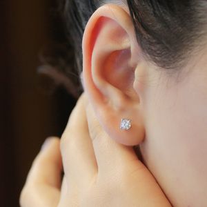 0,62 Carat Diamant Solitär Ohrringe 14 Karat Weißgold