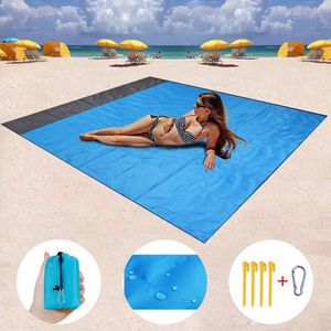 200 * 210 cm Feuchtigkeitsfeste Campingmatte Faltbare Picknickmatte Mini Wasserdichte Tasche Polyester Strandmatte (Blau)