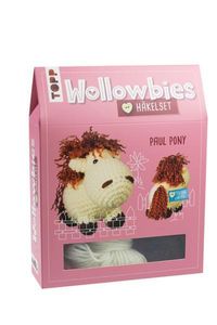 Wollowbies Häkelset Pony: Anleitung und Material für EIN Pony zum Selber-Häkeln. Mit Holzknopf und Stofflabels zum Individualisieren. Fertiges Modell ca. 14 cm