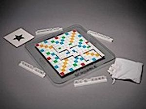 55067 - Scrabble Glasedition, Brettspiel, für 2-4 Spieler, ab 10 Jahren (DE-Ausgabe)