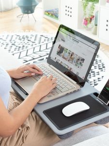 Stolík na notebook s XL vankúšmi InnovaGoods 3365 šedá