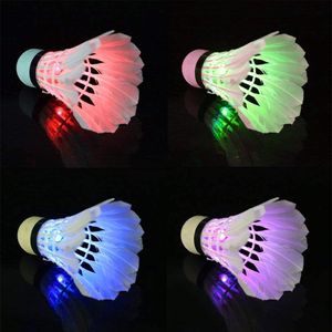 Badminton Bälle, 4 Stück LED Gänsefeder Federbälle, Federball Leuchtend, Beleuchtung Federball für Outdoor und Nachtsport