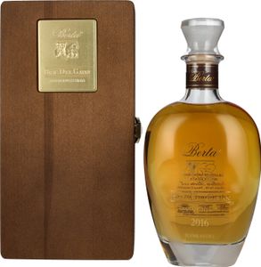 Berta Bric del Gaian Grappa di Moscato Invecchiata 2016 43% Vol. 0,7l in Holzkiste Berta Bric del Gaian Grappa di Moscato Invecchiata 2016 43% Vol. 0,7l in Holzkiste