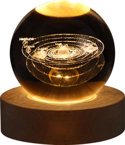 Křišťálová koule noční světlo, křišťálová koule světlo, křišťálová koule lampa, 3D křišťálová koule světlo, křišťálová koule světlo s dřevěnou základnou