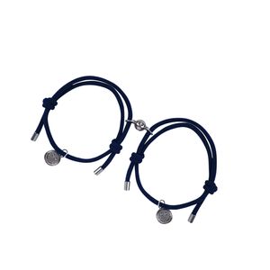 Pyzl 2Pcs einfache magnetische geflochtene Paar-Armbänder / Freundschafts-Lächeln-Armband-Armbänder / Liebhaber-Armband-Geschenk-Schmucksachen
