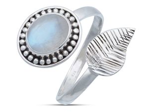 Ring aus 925 Silber mit Regenbogen Mondstein