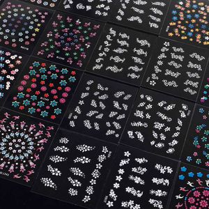 50 Stück 3D Mix Color Floral Design Nail Art Aufkleber Abziehbilder Maniküre Schöne Mode Accessoires Dekoration