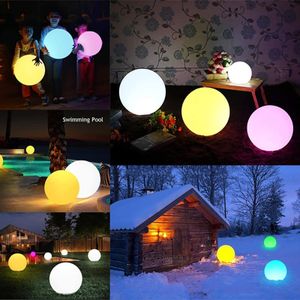 16 Zoll 3 Modi 16 RGB Farben LED -Leuchtknöpfe Batterien liefern Fernbedienung Weihnachtsball Leuchten PVC aufblasbare Weihnachtskugel Party Lieferungen