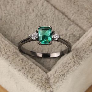 S925-Sterlingsilber-Smaragd-Diamantring, gefärbter Ring im Ring