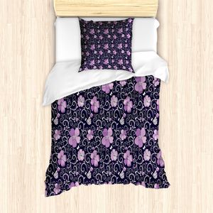 ABAKUHAUS Blumen Mantele, Blumen-Patterned Entwurf, Milbensicher Allergiker geeignet mit Kissenbezügen, 135 cm x 200 cm - 80 x 80 cm, Lila Dark Purple Weiß