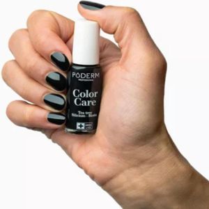 Lak na nechty Poderm Color Care Black, 8 ml