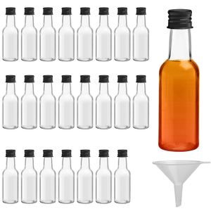 BELLE VOUS Kleine Schnapsflaschen (24er Pack) - 150ml - Wiederverwendbare Kleine Flaschen zum Befüllen aus Kunststoff mit Schwarzem Schraubverschluss, Flüssigkeitstrichter zum Ausgießen & Befüllen
